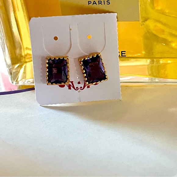 Ear studs. - Picture 3 of 5